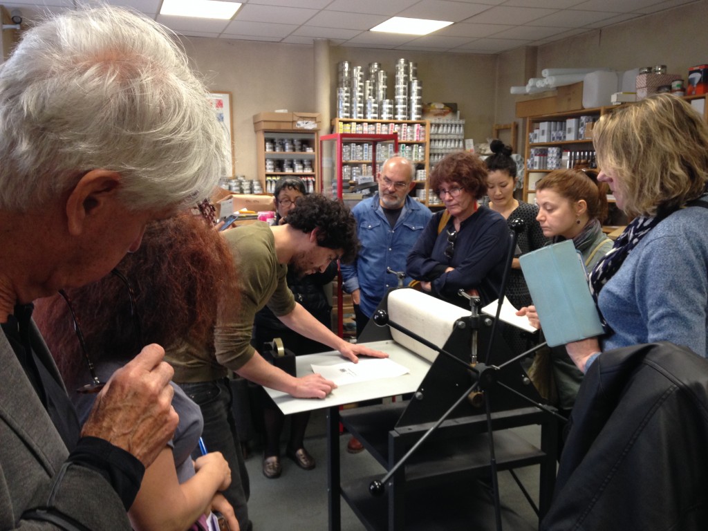 Retour sur la démonstration de lithographie sur plaques polyester.